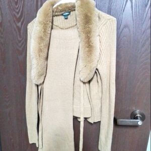 Elegant Tan Sweater with Faux Fur Collar and matching pants